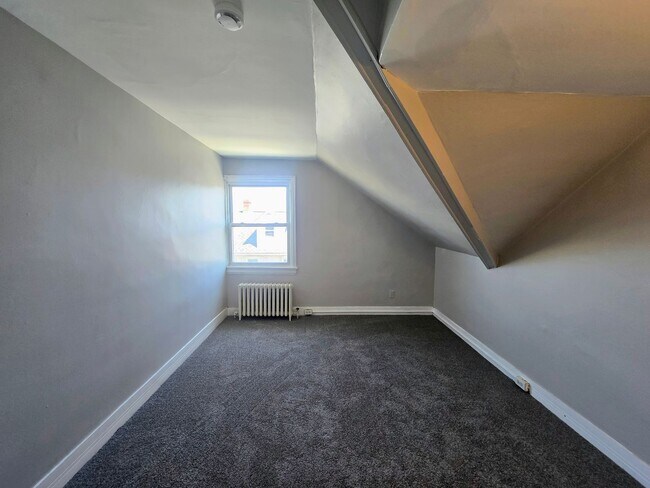 Building Photo - 126 N Penn St