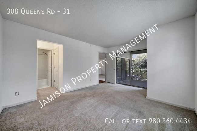 Building Photo - 308 Queens Rd