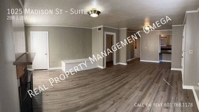 Building Photo - 2 Bedroom 1 1/2 Bath off Fortification Street