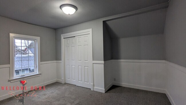 Building Photo - 4520 S Thompson Ave