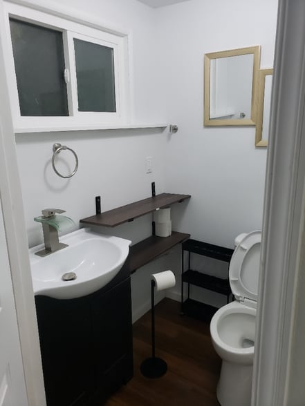 Building Photo - 16 TH