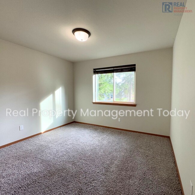 Building Photo - $200.00 OFF MOVE IN! Charming 3 Bedroom 2....