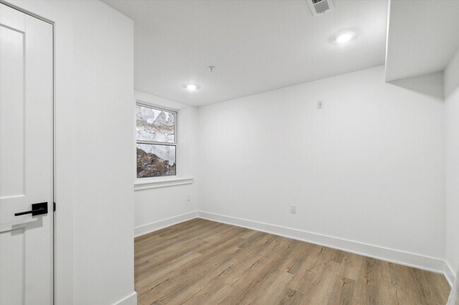 Building Photo - 1834 N 18th St