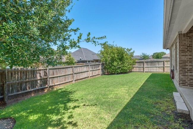 Building Photo - 131 Roucourt Loop