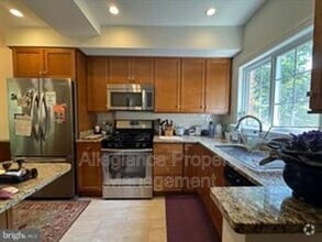 Building Photo - 3450 Gunston Rd