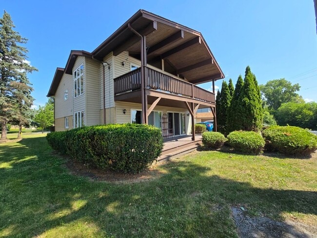 Building Photo - 1500 Camellia Dr