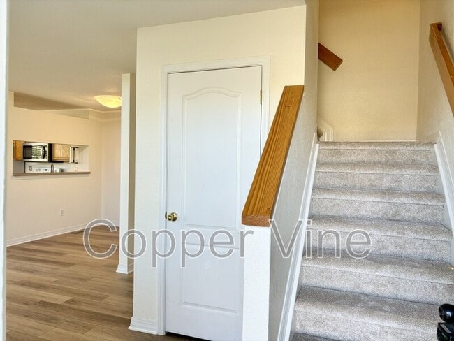 Building Photo - 930 Button Rock Dr