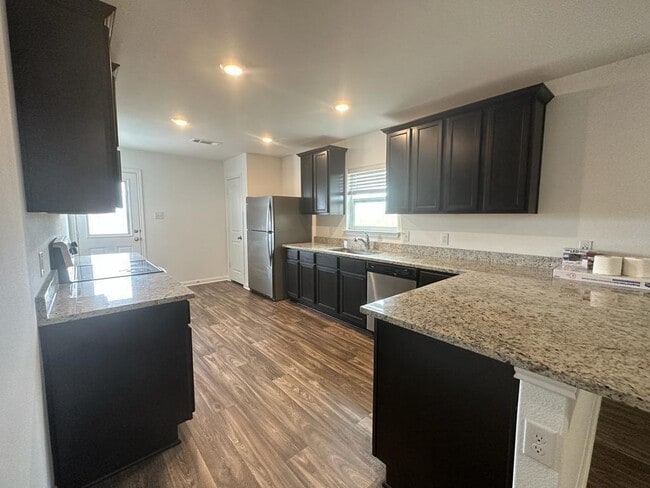 Building Photo - 18300 Speculator Ln