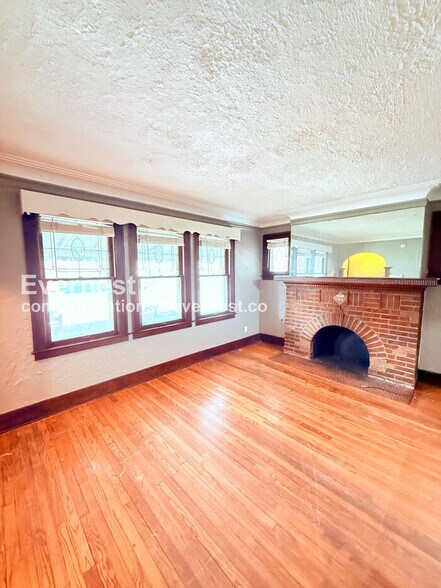 Building Photo - 13523 Santa Rosa Dr