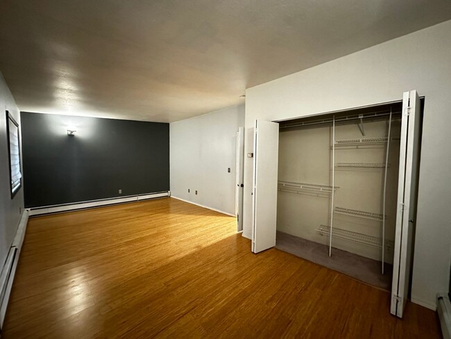 Building Photo - Pet-Friendly 2 Bed, 1.5 Bath Condo with At...