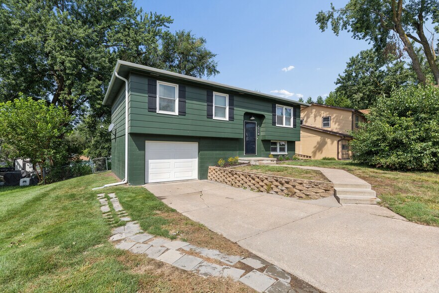 Building Photo - 7118 S 33rd St