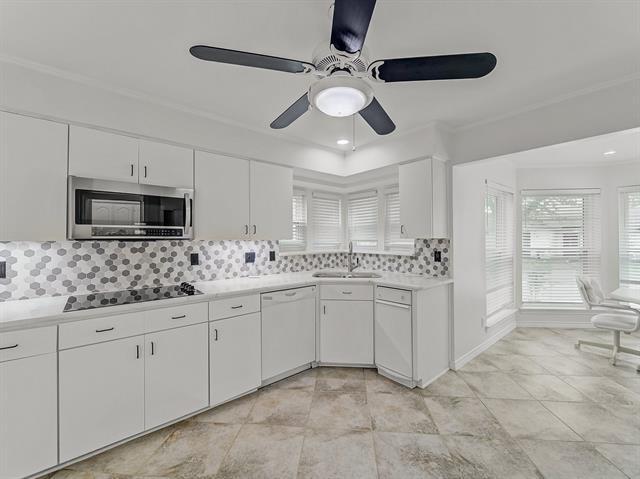 Building Photo - 7315 Debbe Dr
