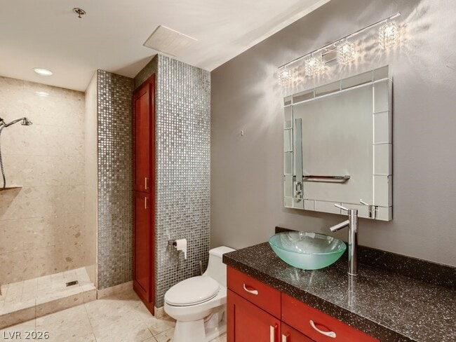 Building Photo - 4575 Dean Martin Dr