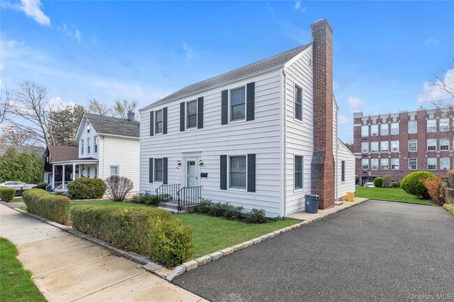 Building Photo - 19 Anstice St