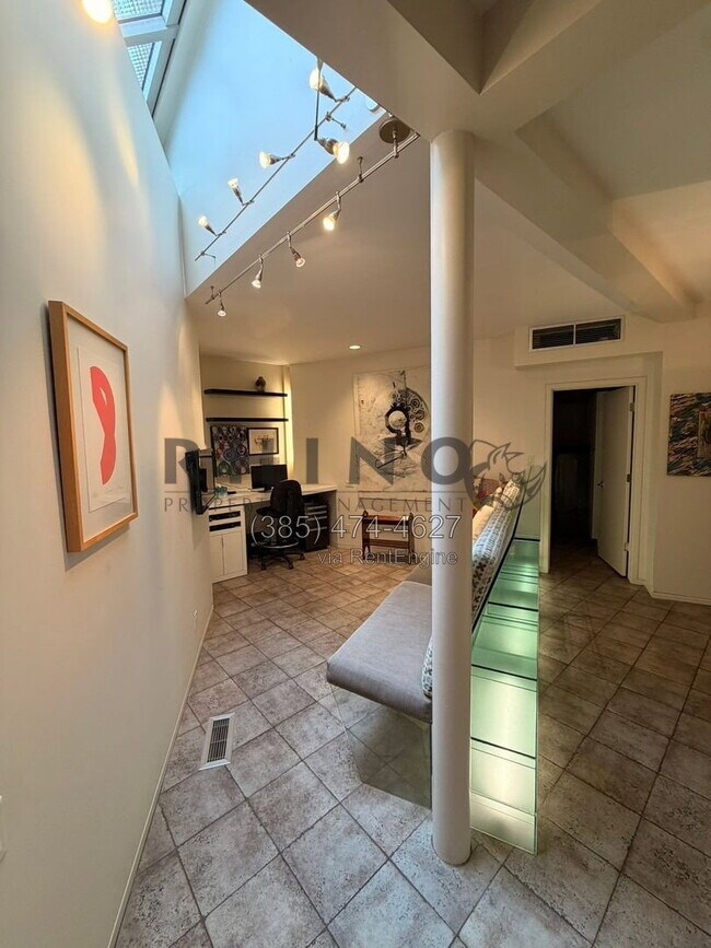 Building Photo - 640 K St