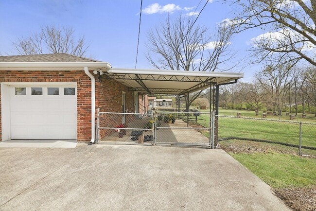 Building Photo - Lake Dock Waterfront Home