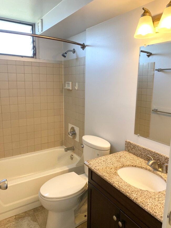 Building Photo - Century Park Plaza - 2 bedroom 2 bathroom 2 parking stall unit