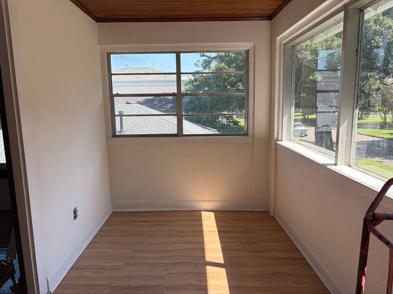 Sun Room - 6818 Canal Blvd