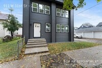 Building Photo - 911 W 31st St