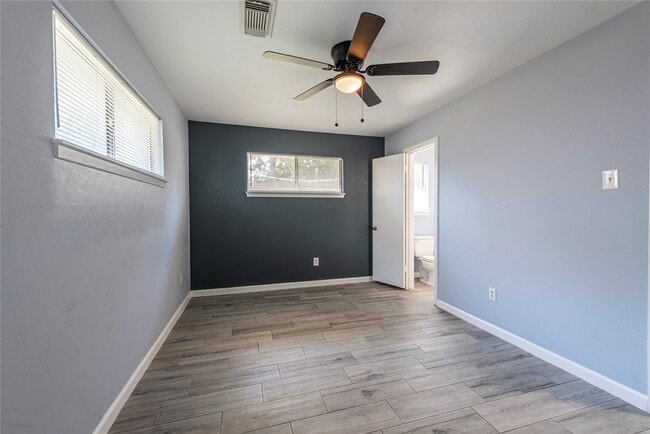 Building Photo - 10914 Keese Dr