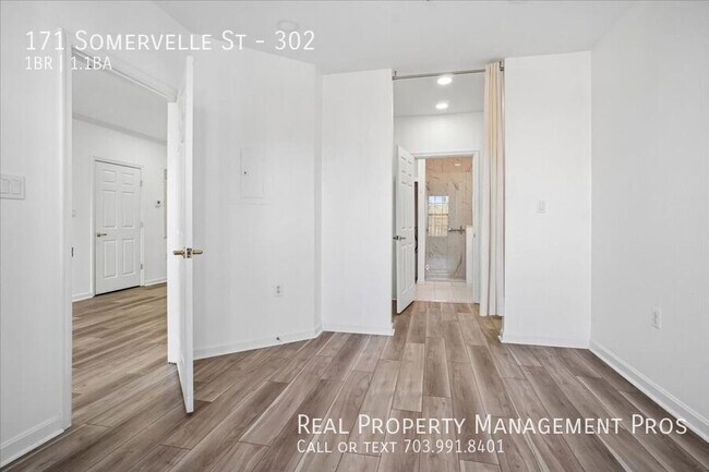 Building Photo - 171 Somervelle St