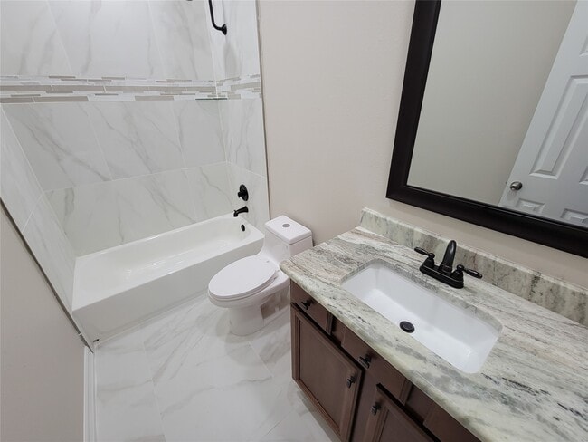 Building Photo - 11130 Celano Dr