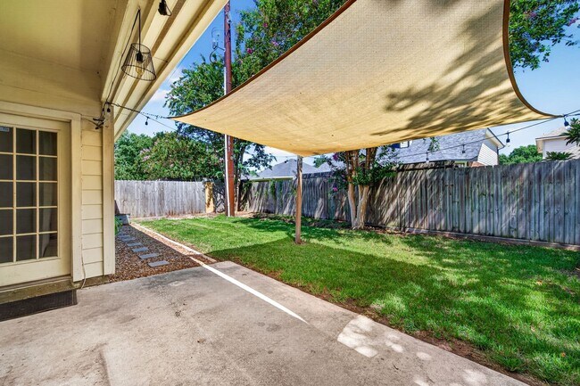 Building Photo - 6118 N Fawnlake Dr