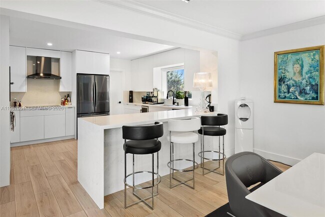 Building Photo - 424 Alamanda Dr