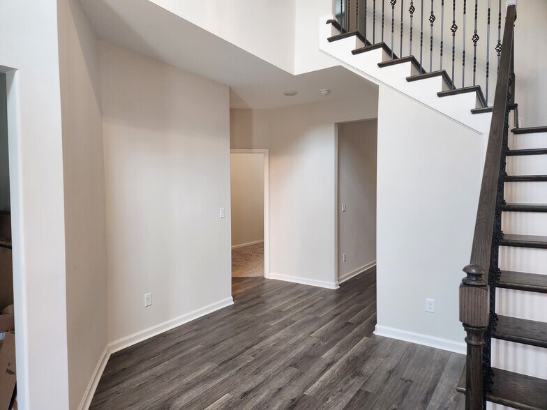 Building Photo - 271 Chestnut Dr