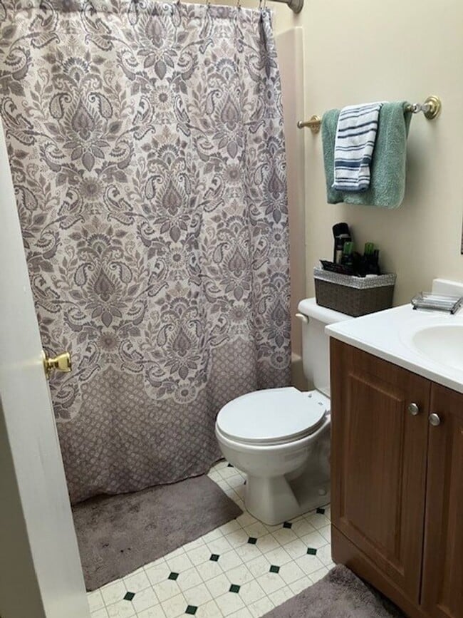 Building Photo - Lovely Rambler