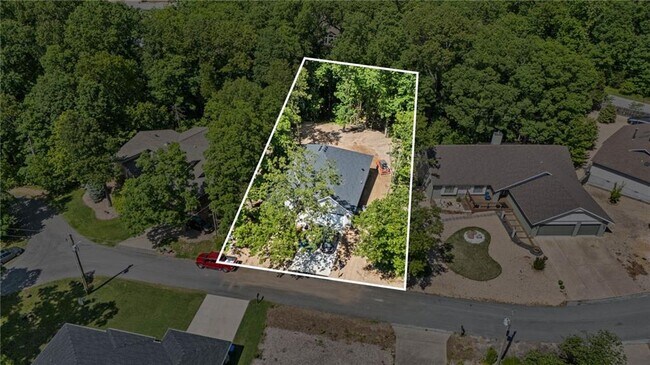 Building Photo - 6 Tarland Ln