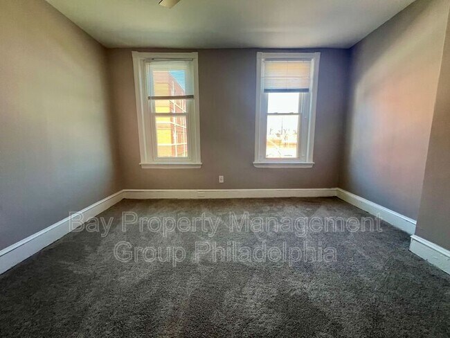 Building Photo - 2022 W Toronto St