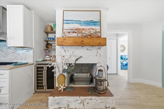 Building Photo - 4262 Biscayne Dr