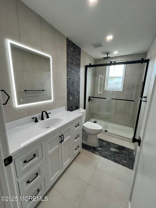 Building Photo - 1217 Ocean Ave N