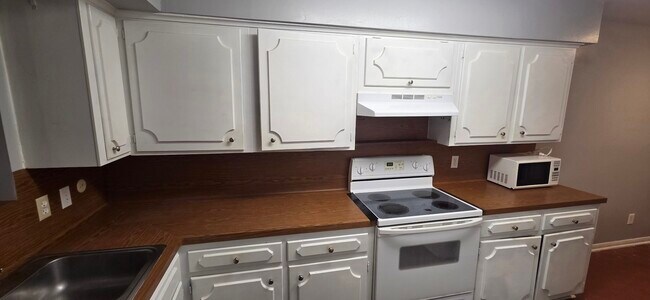 Building Photo - 5217 Arboles Dr