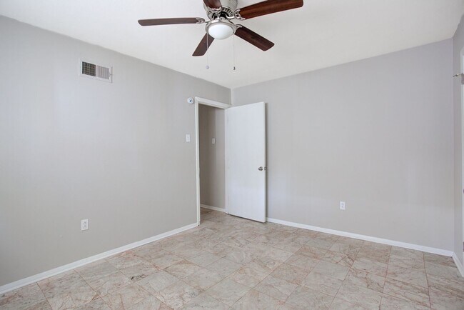 Building Photo - 1053 Treadwell St