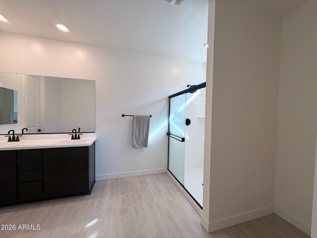 Building Photo - 9324 S 30th Ln