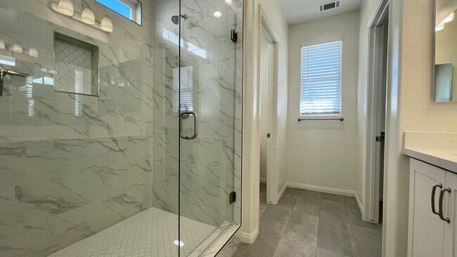 Building Photo - Single-Level 3-Bedroom House in Righetti Ranch with Air Conditioning
