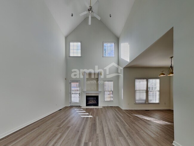 Building Photo - 1312 Ujamaa Dr