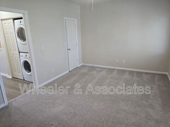 Building Photo - 129 25th St
