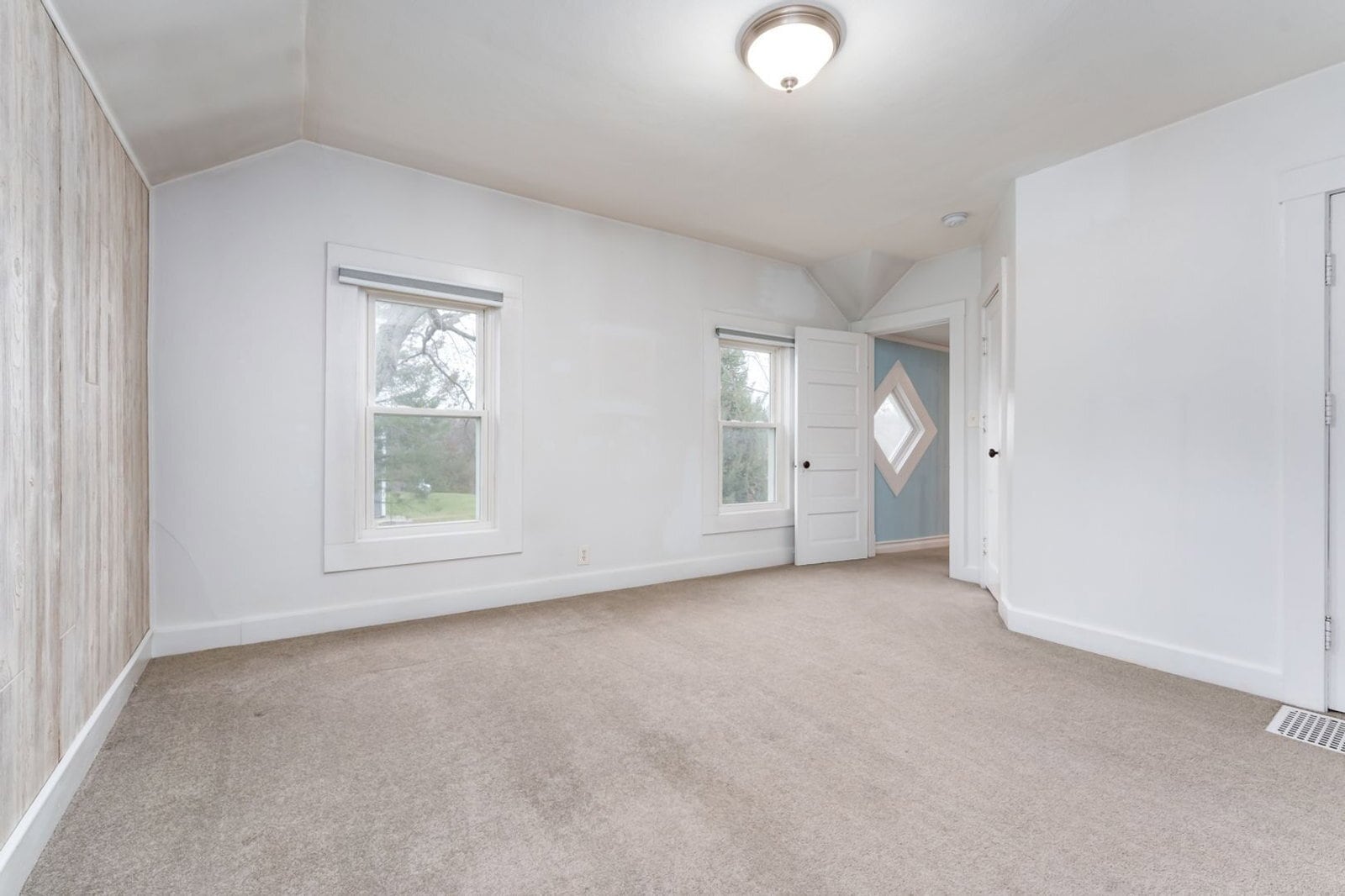 Building Photo - 1006 Schuring Rd