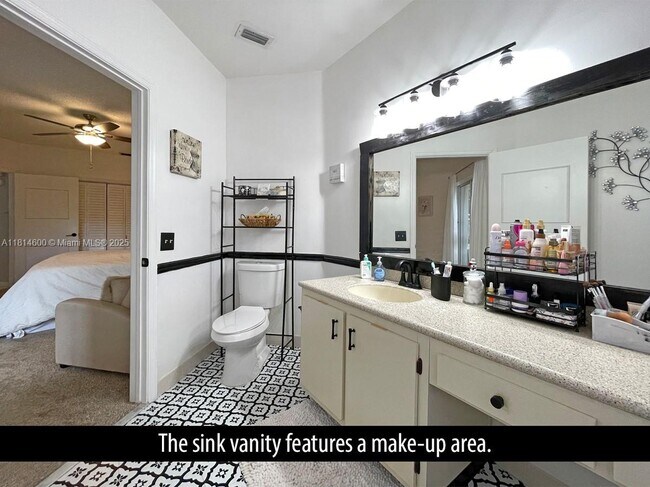 Building Photo - 6735 Via Regina