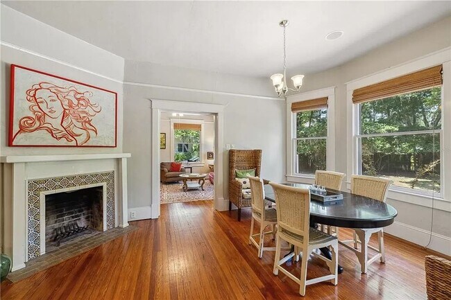 Building Photo - 2 Bed 2 Bath House in Duckpond with 2 Car Garage!