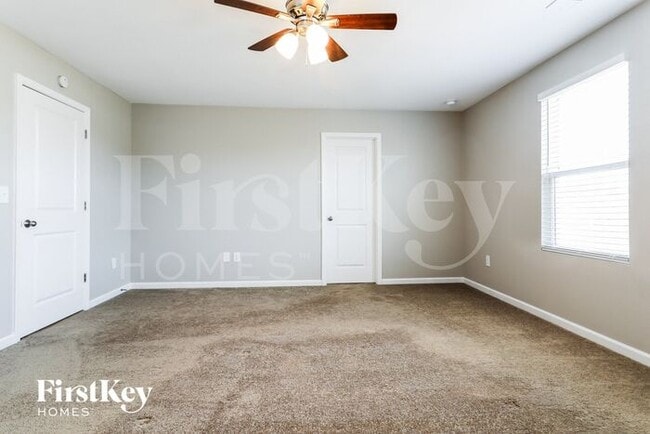 Building Photo - 2168 Hudson Dr