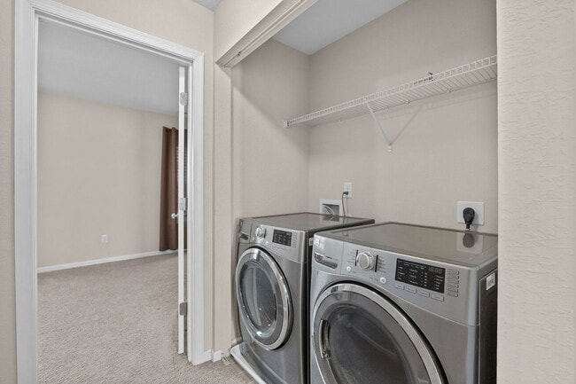 Building Photo - Beautiful Townhome for Rent in Virginia Beach With Free Internet!