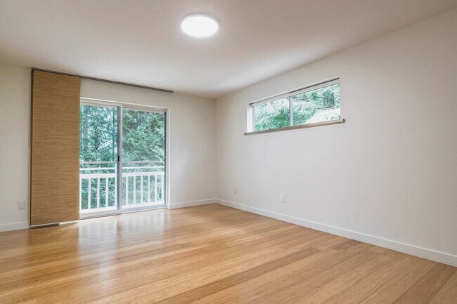 Building Photo - 860 Hyak Way