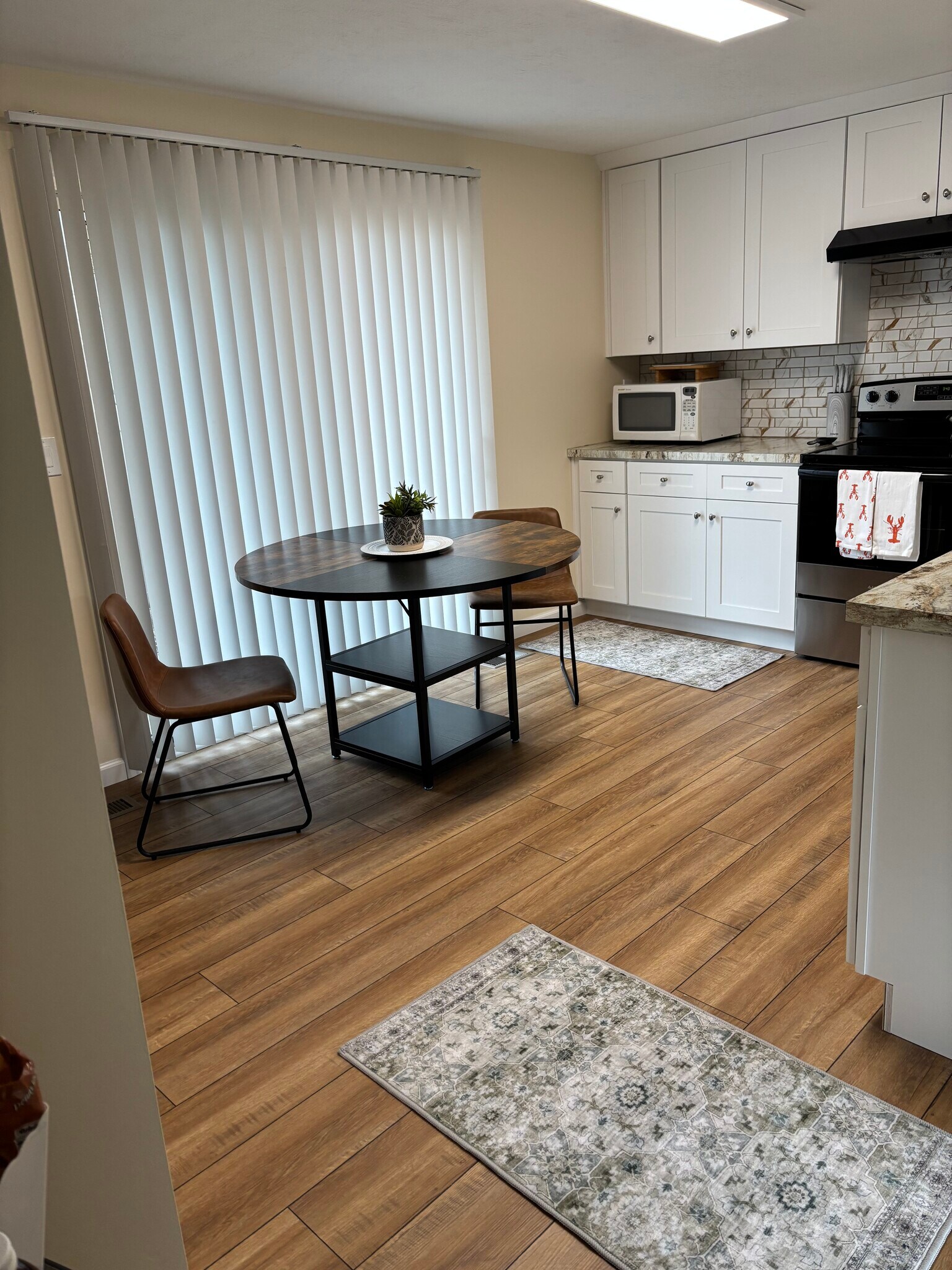 Building Photo - 10251 Spinnaker Run