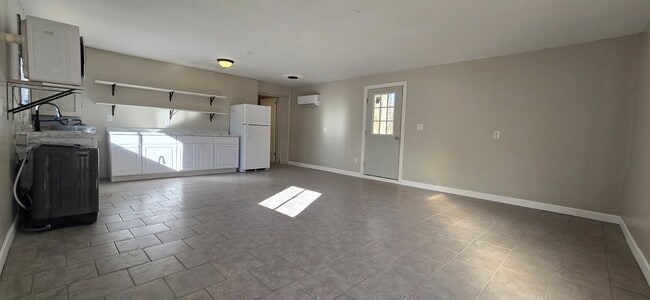 Building Photo - 20661 Monrovia Rd