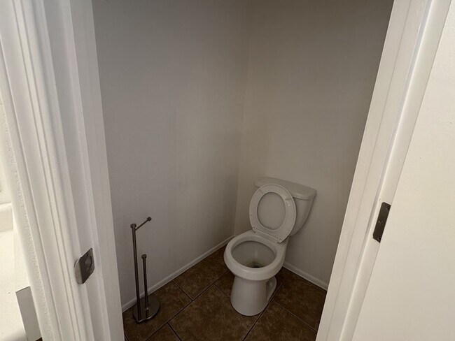 Building Photo - Desert Ridge House