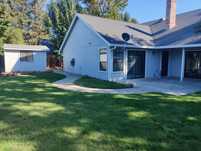 Building Photo - 1097 North Point Dr